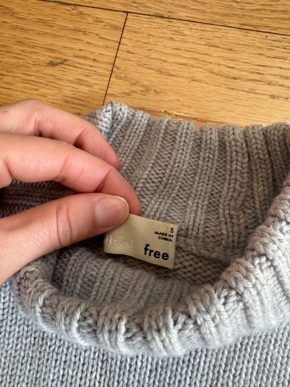 Aritzia Wilfred Free Harper 100% Merino Wool Cropper Sweater - Picture 2 of 5